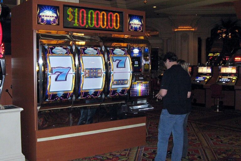 The Truth About Slot Winning Strategies: Why They’re Just a Mirage